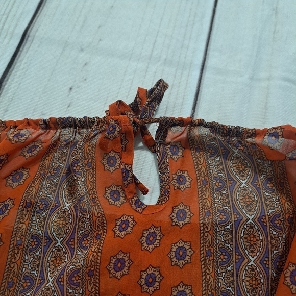 3 FOR 12 SALE Guess Boho Top Size Small - Picture 11 of 12